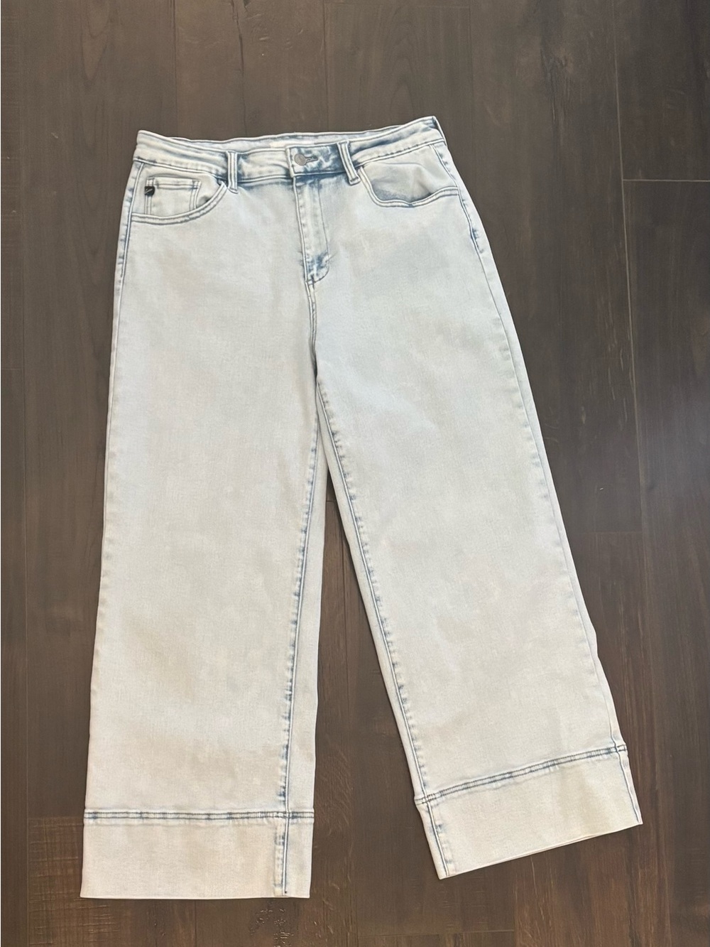 KanCan Pale Blue Cropped Straight-Leg Jeans
